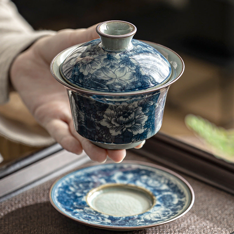 Blue and white porcelain three-color covered bowl - tangvase